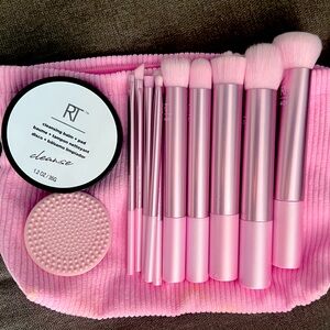 Real Techniques full brush set (+cleaner and bag!)